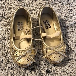 Harper Canyon Gold Shoes NWT